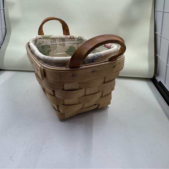 Longaberger 1999 Divided Rectangle Basket Floral Liner/Protector/Leather Handles - Picture 5 of 11